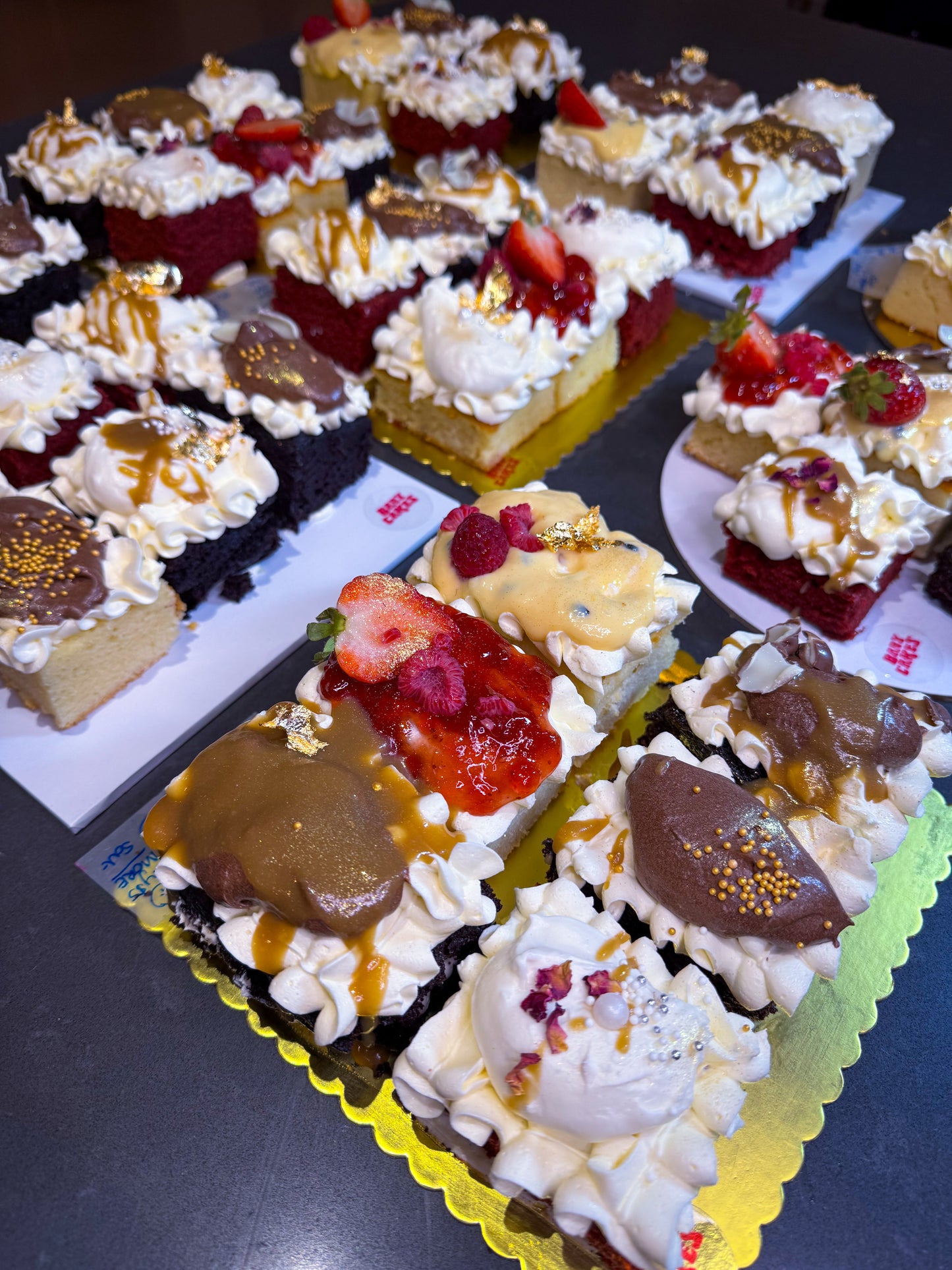 Wedding tasters ‘Greatest Hits’ Box. 6 Mini Cakes 🤍Saturday 18th of July.